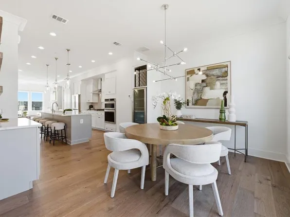 6832 Crescendo Ct, Sandy Springs, GA 30328