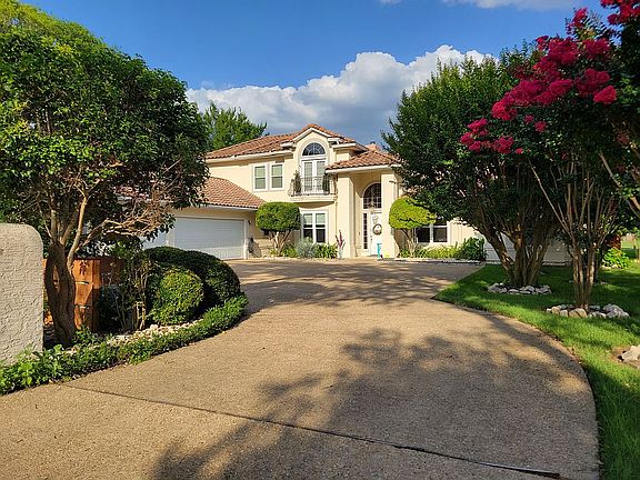2nd image of 520 Sand Bend Dr