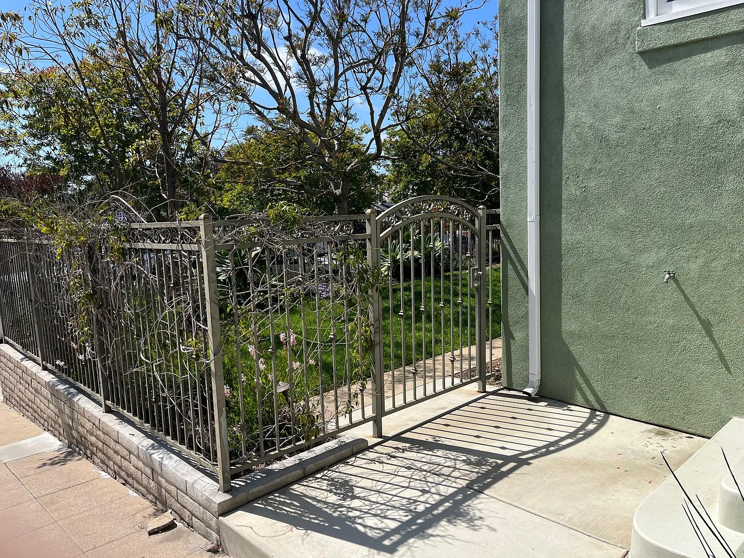 Studio, 300 sqft, $1,845 — Photo 3
