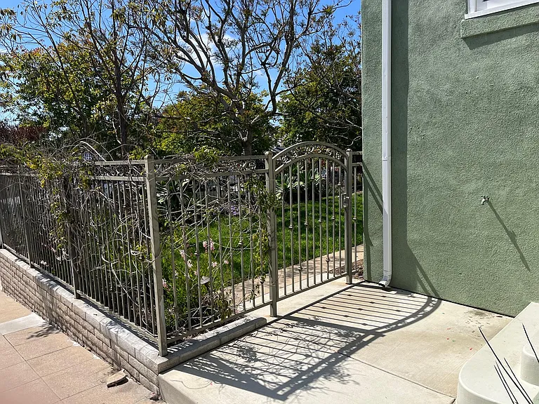 140 W Thorn St #1 — Photo 3