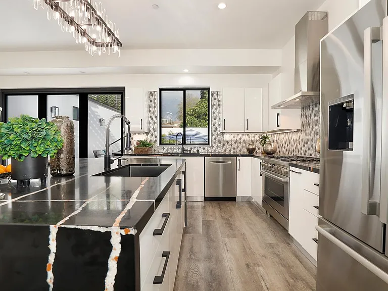 5202 Avenida Oriente — Photo 26