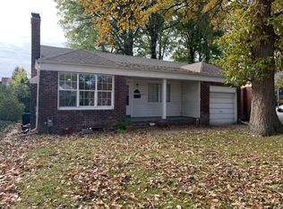 20902 Hawthorne St, Harper Woods, MI 48225