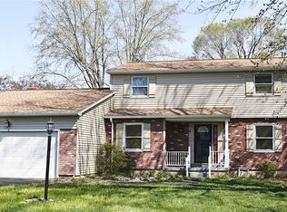 4 Glenbrook Dr, Fairport, NY 14450