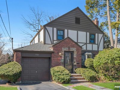 732 Catalpa Ave, Teaneck, NJ, 07666