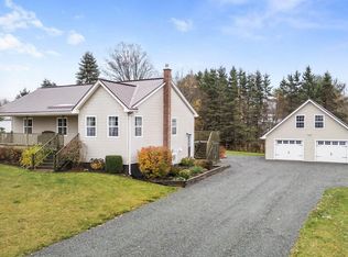 11 Downsview Dr, Colchester, NS B6L1E8