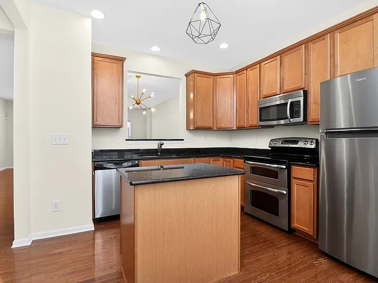 7749 Jackson Pond Dr — Photo 6