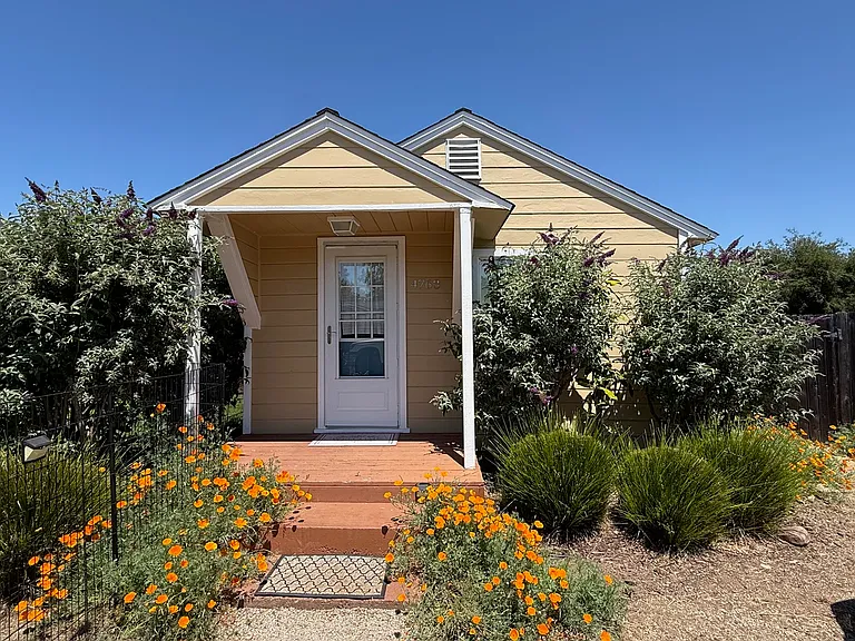 4763 Hidalgo Ave — Photo 3