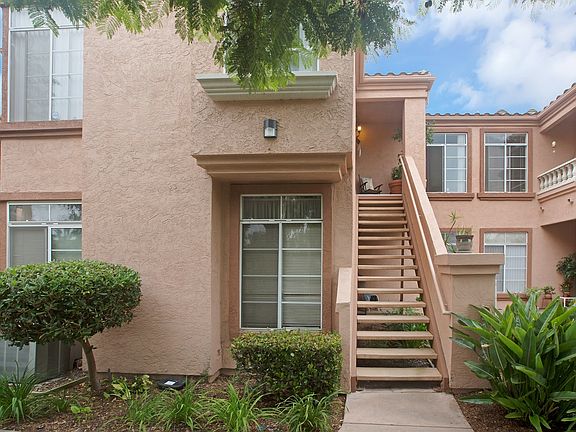 3rd image of 3591 Cameo Dr Unit 15