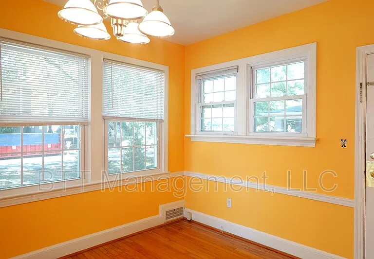 800 Maplewood Ave #1 — Photo 43