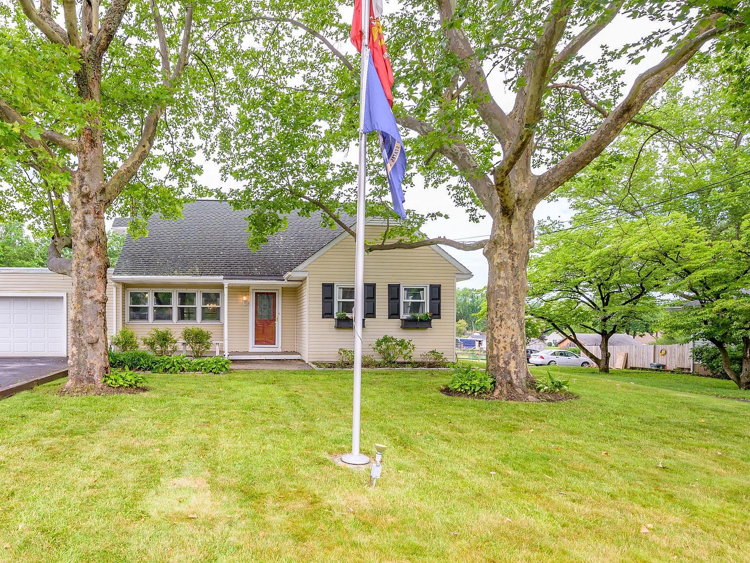 320 S Main St, Perkasie, PA 18944 Zillow