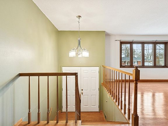 5th image of 3730 Kenwood Ave
