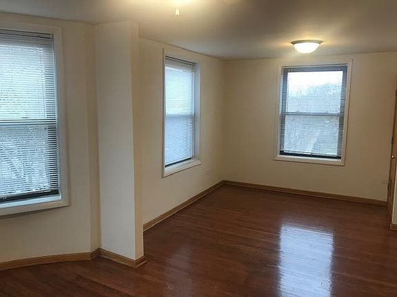 5th image of 1363 W Sunnyside Ave #3