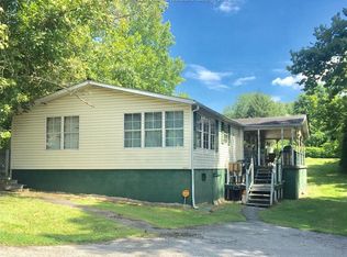 333 1/2 Birch St, Saint Albans, WV 25177