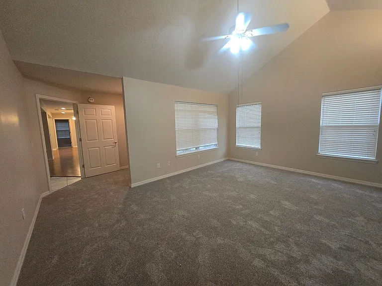 436 SE 4th Ave — Photo 32
