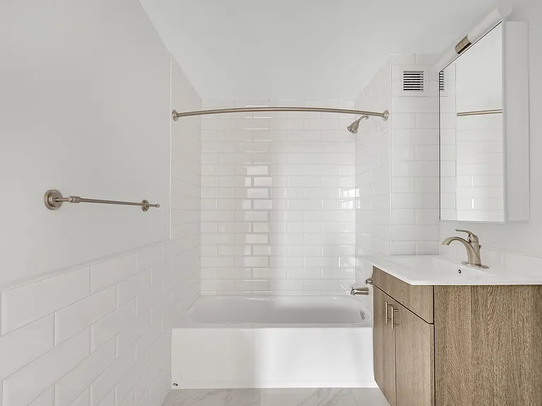 142 Richards St #4B — Photo 7