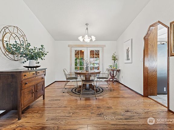 3rd image of 8711 44th Avenue SE