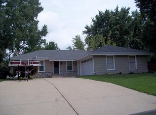 800 Crescent Ln, Hartland, WI 53029