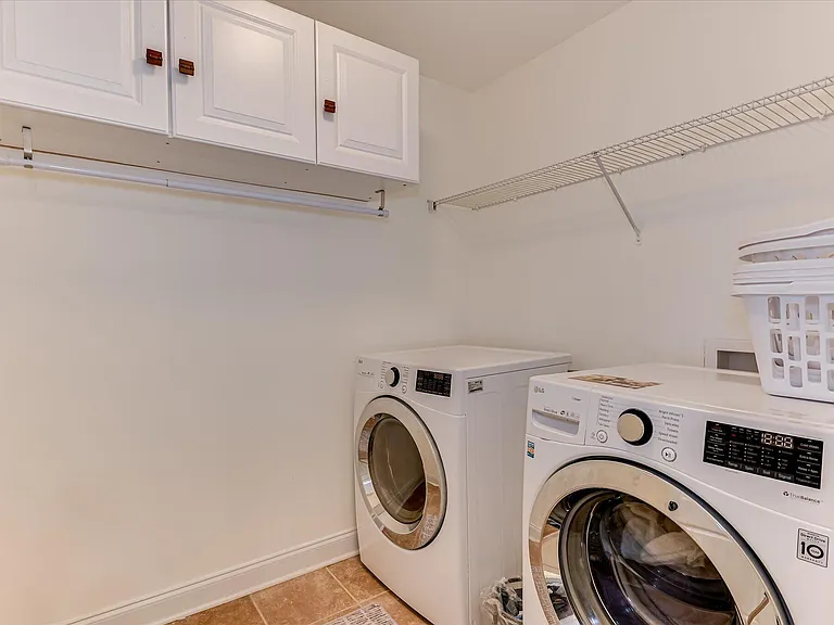 259 Wentworth Pl — Photo 40