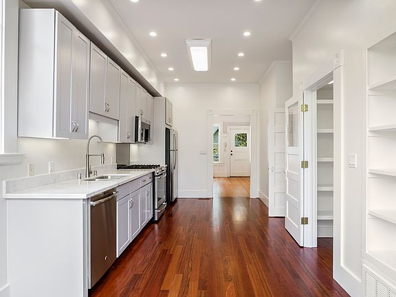 5th image of 140 Beulah St