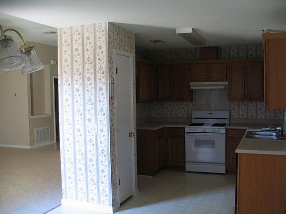 5th image of 506 Clearcreek Dr