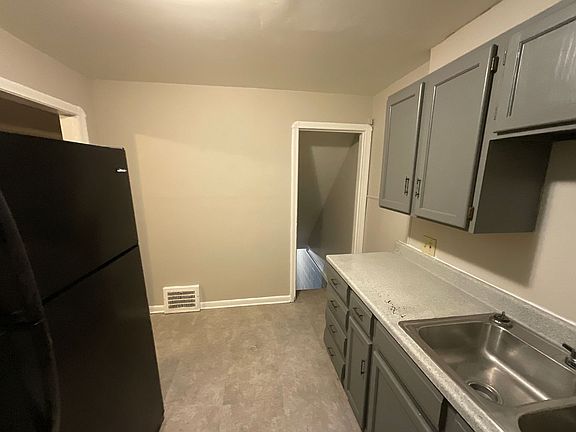 5th image of 12612 Astor Ave
