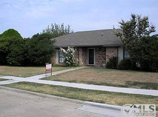 1519 Rocky Point Dr, Lewisville, TX 75077