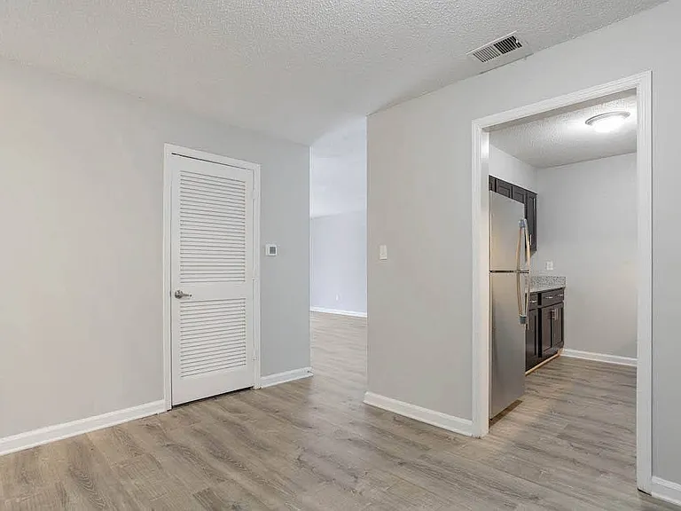 The Onyx Hoover Apartments — Photo 43
