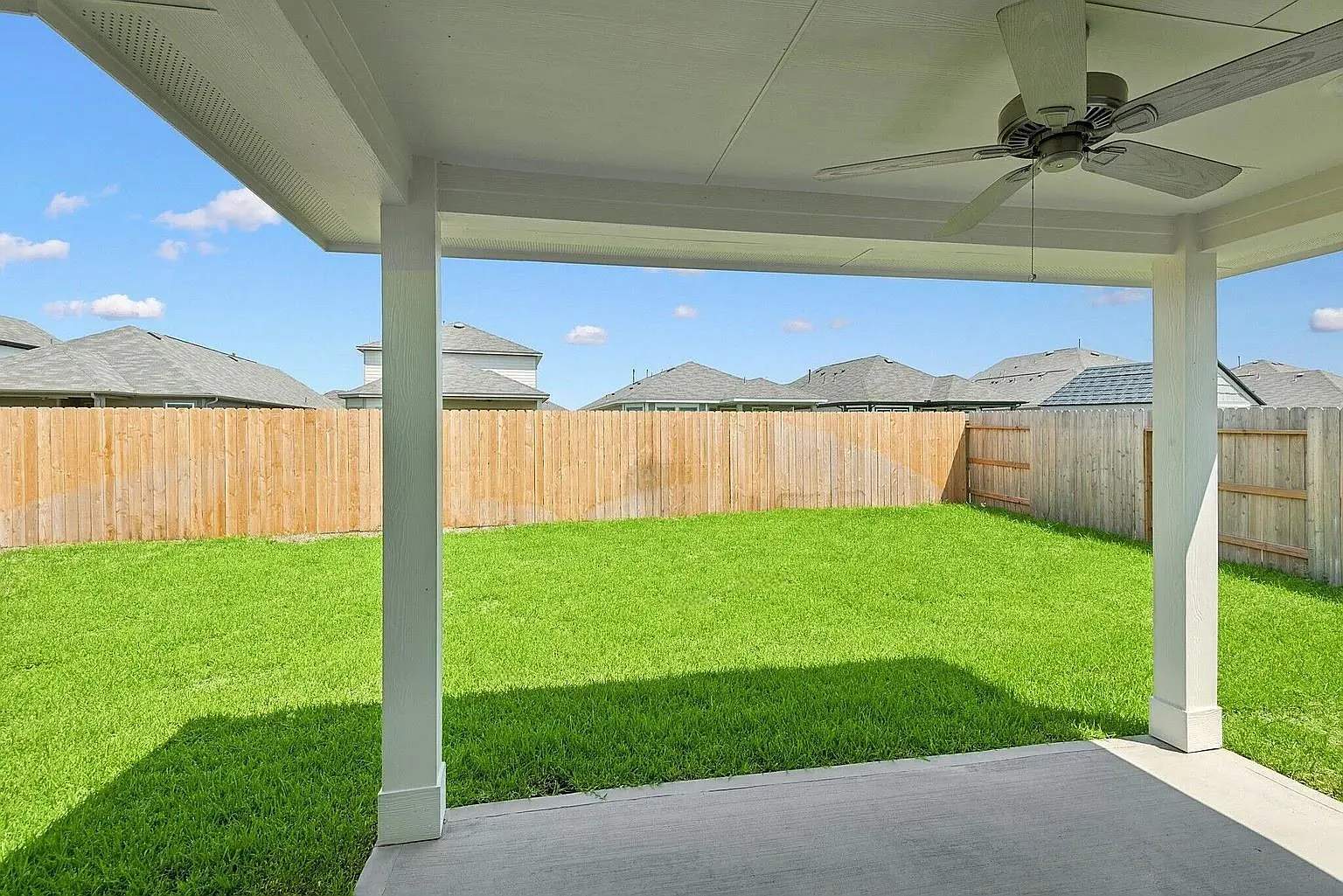 4 bed, 3.0 bath, 2348 sqft, $2,750 — Photo 3