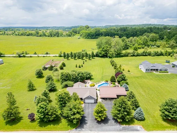 239 Meadowbrook Dr, Springville, IN 47462