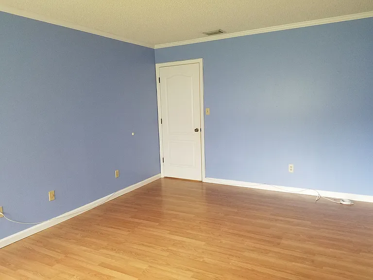 5421 Vineland Rd — Photo 5