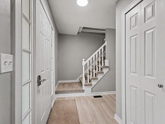 4th image of 12762 Windsor Ct