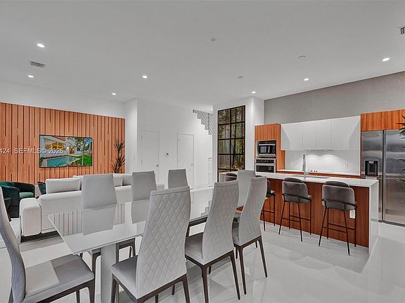 2nd image of 1801 NE 13th St #1821