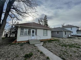 914 Q St, Bridgeport, NE 69336