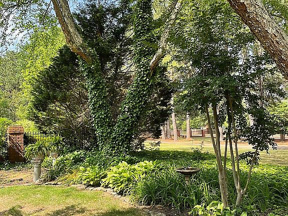 5th image of 2208 E Glenalden Dr