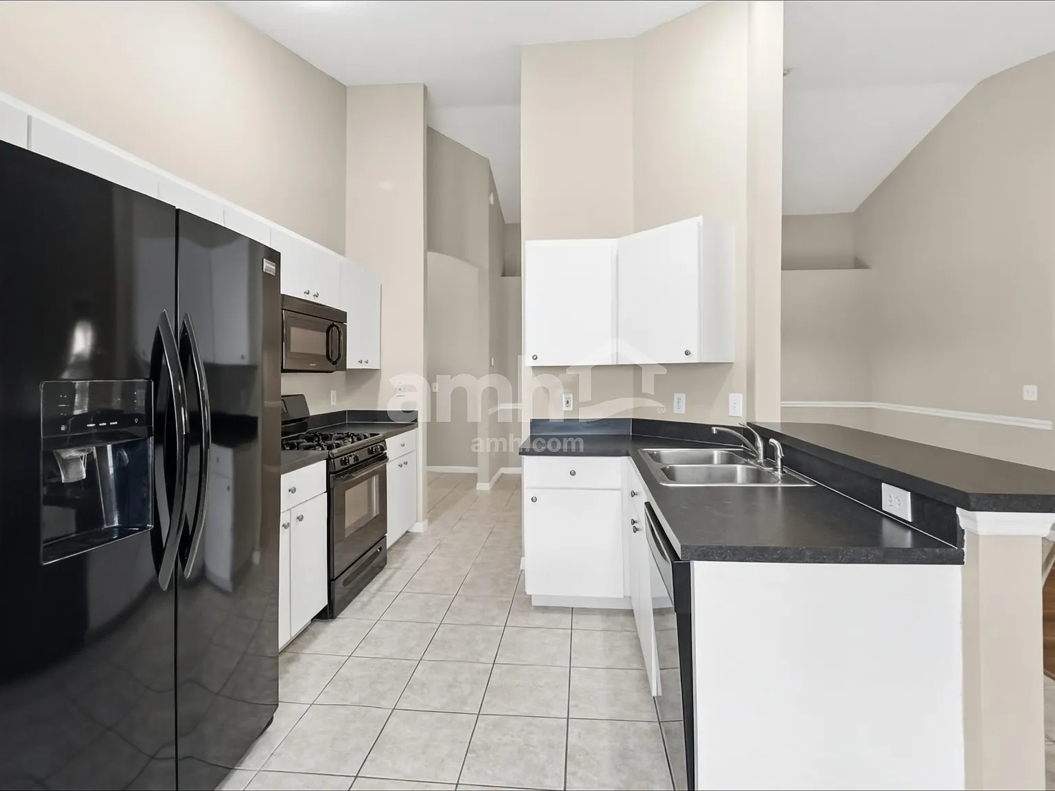 3 bed, 2.0 bath, 1530 sqft, $2,190 — Photo 3