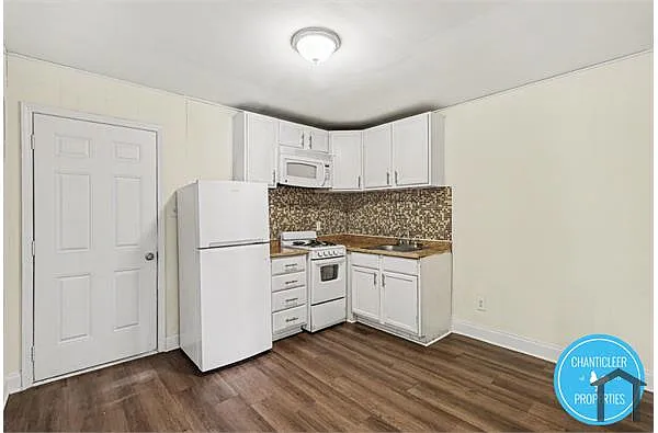 Building Photo - 115 Florence St #13