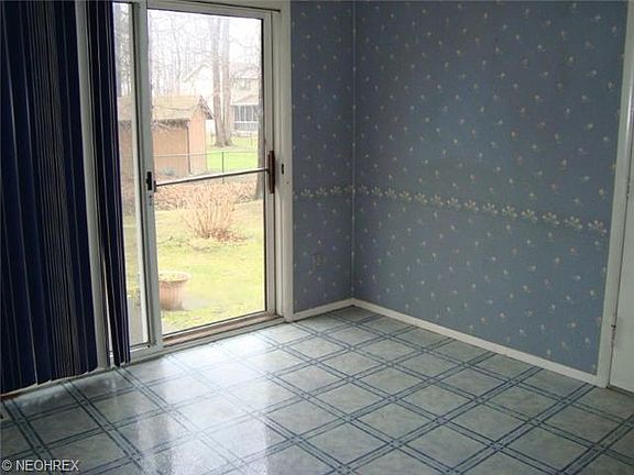 3rd image of 7420 S Chestnut Commons Dr