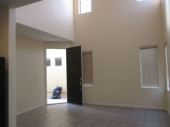 5th image of 7561 Holiday Hills St