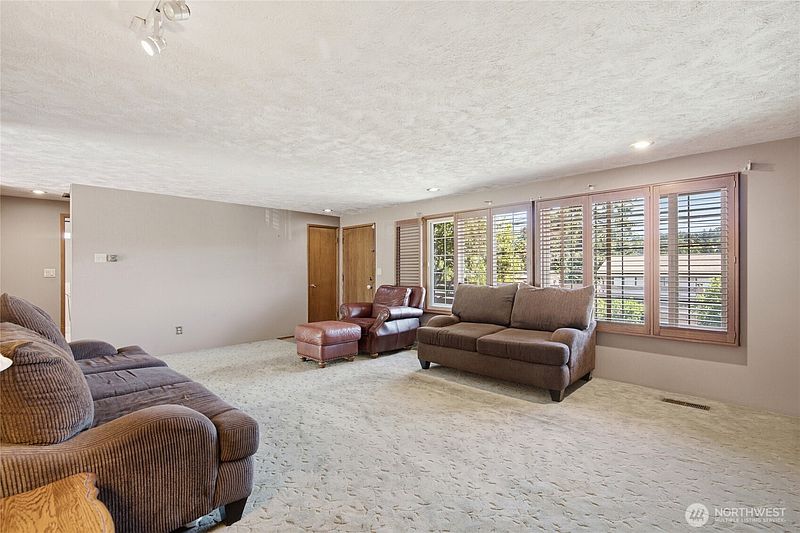 5th image of 24325 16th Avenue S