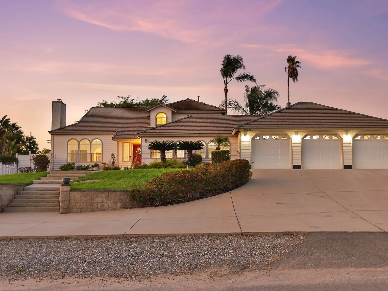 4 bed, 2550 sqft, $4,495 — Photo 1
