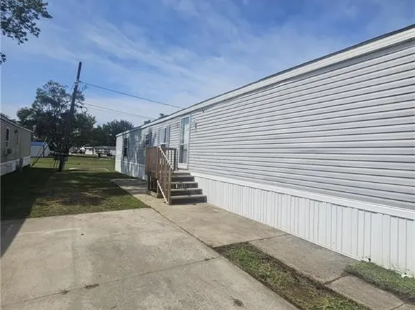 1508 Mustang Dr, Defiance, OH 43512