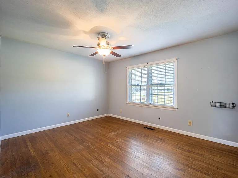 407 Holly Dr — Photo 14