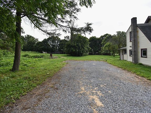 3rd image of 4865 Long Run Rd