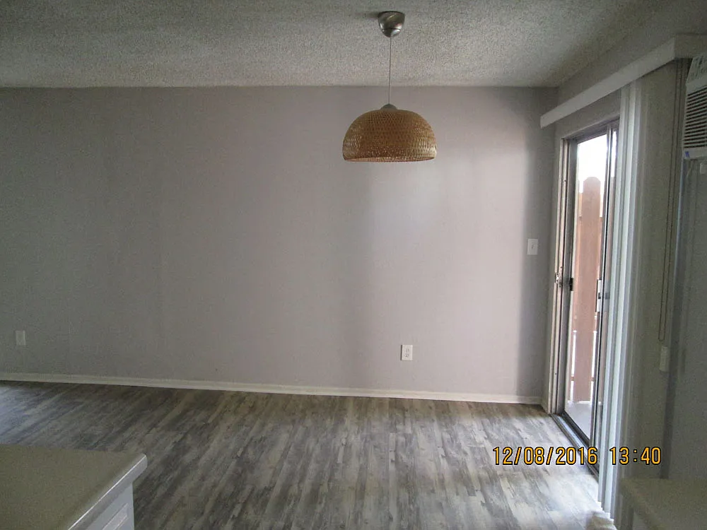 Lido Apartments - 3339 S Canfield Ave — Photo 3