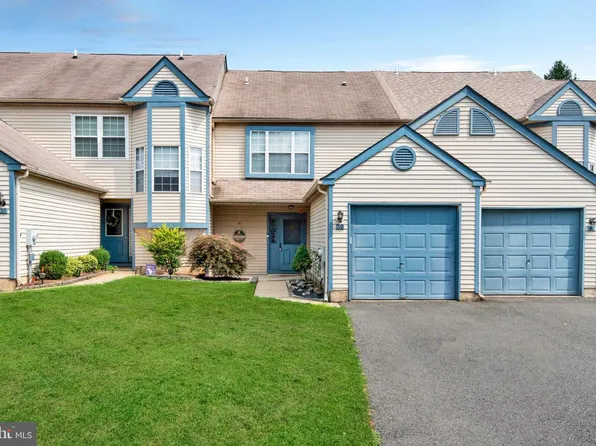 39 Willow Bend Dr, Hamilton, NJ 08690