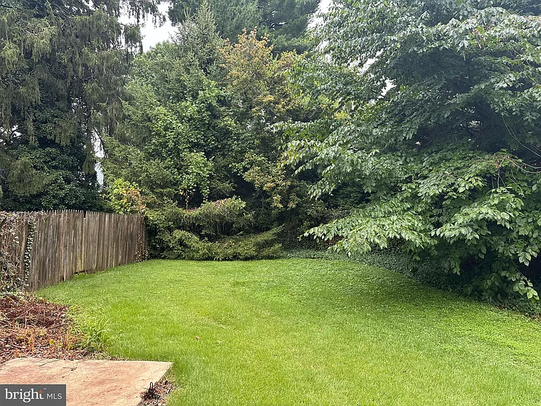 8 Arthur Rd — Photo 3