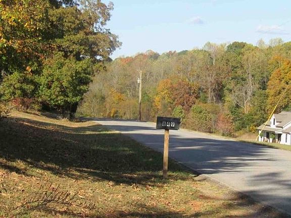Exterior Neighborhood (street photo)