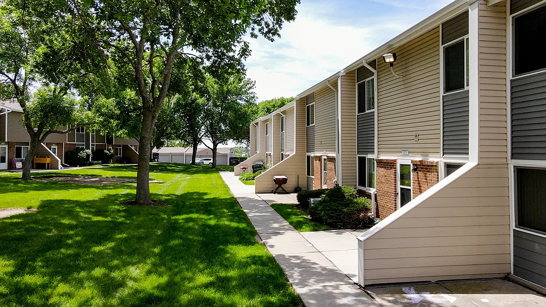 Sunset Ridge Townhomes — Photo 3