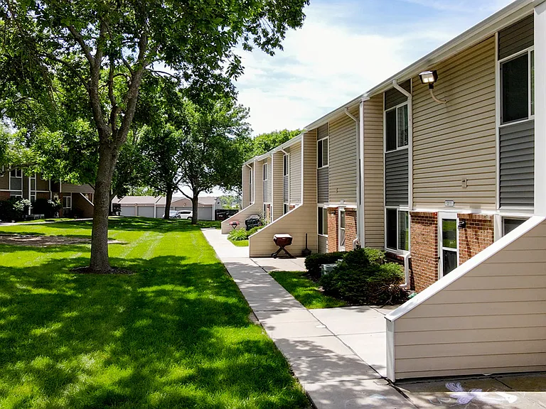 Sunset Ridge Townhomes — Photo 3