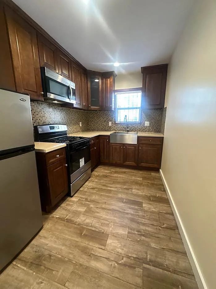 1 bed, 450 sqft, $1,700 — Photo 2